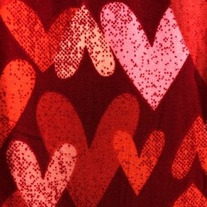Lularoe legging tall and curvy NWOT hearts